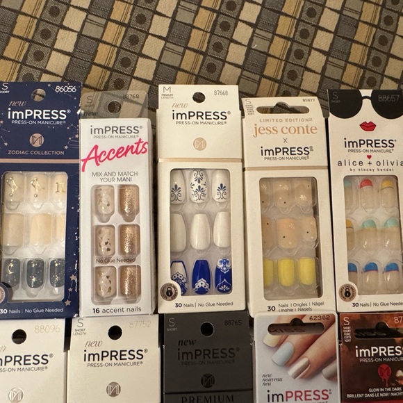 imPRESS Assorted Press-On Nail Collection with Multi-Color Designs - Picture 2 of 3